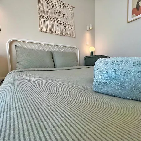 Sunny Rooftop Duplex With Elevator Near Iconic Bridge فيلا نوفا دي غايا