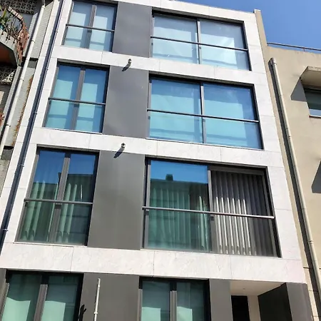 Sunny Rooftop Duplex With Elevator Near Iconic Bridge فيلا نوفا دي غايا