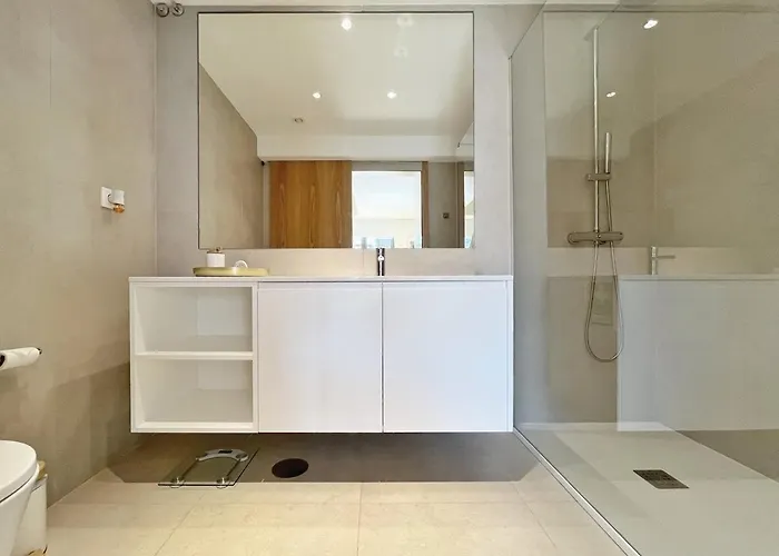 Sunny Rooftop Duplex With Elevator Near Iconic Bridge شقة فيلا نوفا دي غايا