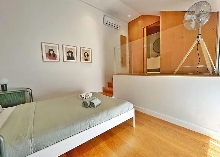 شقة Sunny Rooftop Duplex With Elevator Near Iconic Bridge فيلا نوفا دي غايا