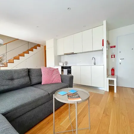 Sunny Rooftop Duplex With Elevator Near Iconic Bridge *