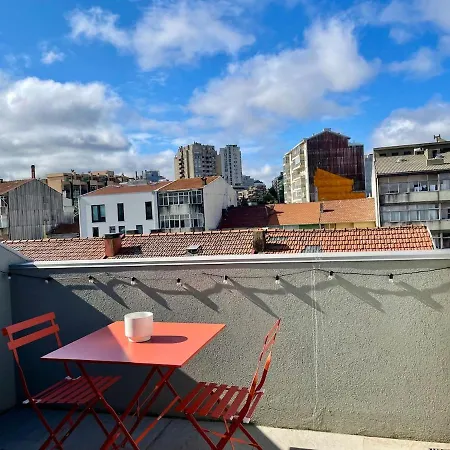 Sunny Rooftop Duplex With Elevator Near Iconic Bridge Lägenhet Vila Nova de Gaia