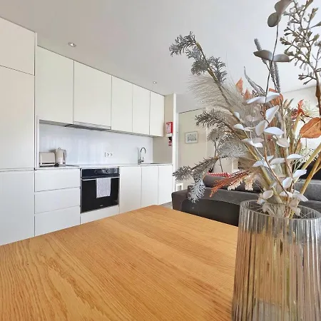 Sunny Rooftop Duplex With Elevator Near Iconic Bridge * Vila Nova de Gaia