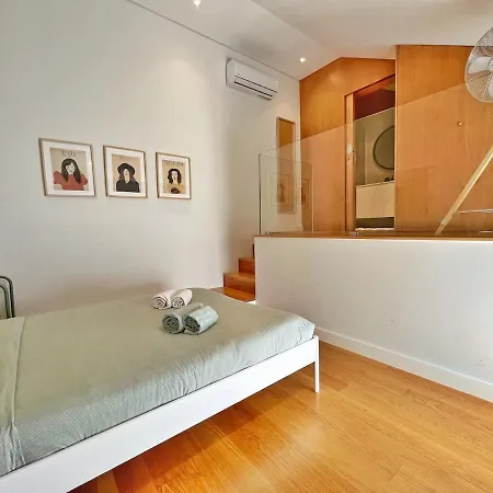 Apartment Sunny Rooftop Duplex With Elevator Near Iconic Bridge Vila Nova de Gaia