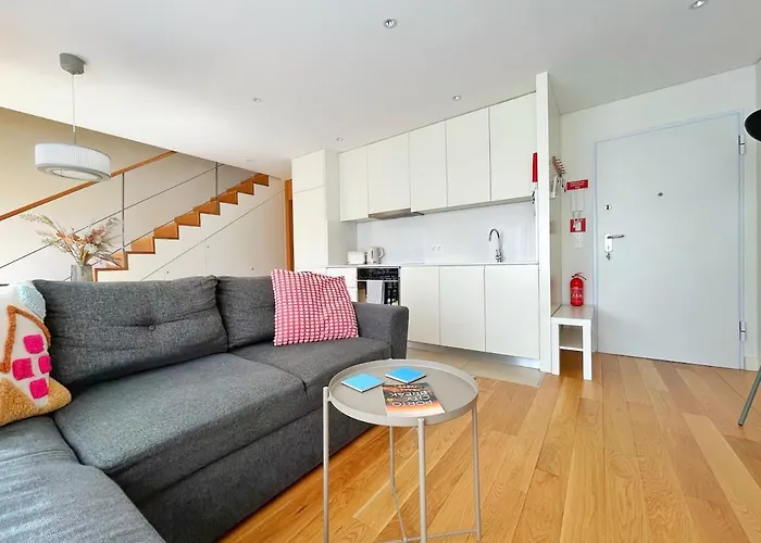 Sunny Rooftop Duplex With Elevator Near Iconic Bridge *