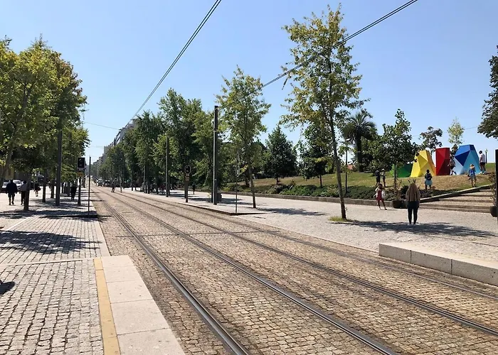 Sunny Rooftop Duplex With Elevator Near Iconic Bridge