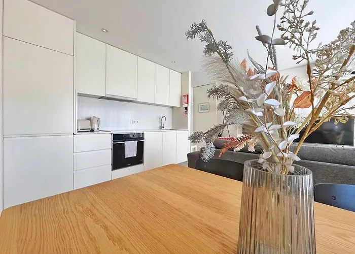 Sunny Rooftop Duplex With Elevator Near Iconic Bridge * Vila Nova de Gaia